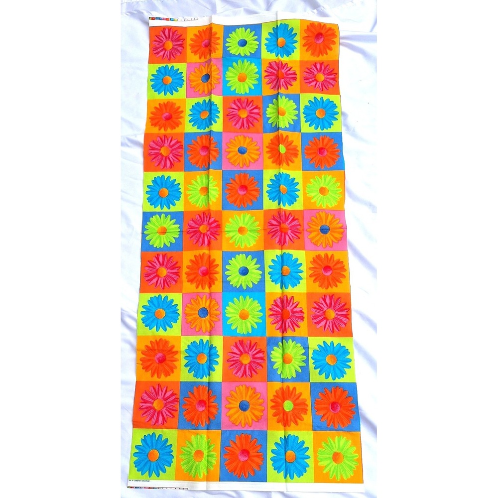 Vintage Psychedelic Daisy Floral Cotton Fabric Remnant 19x44 Retro Pop Art Print